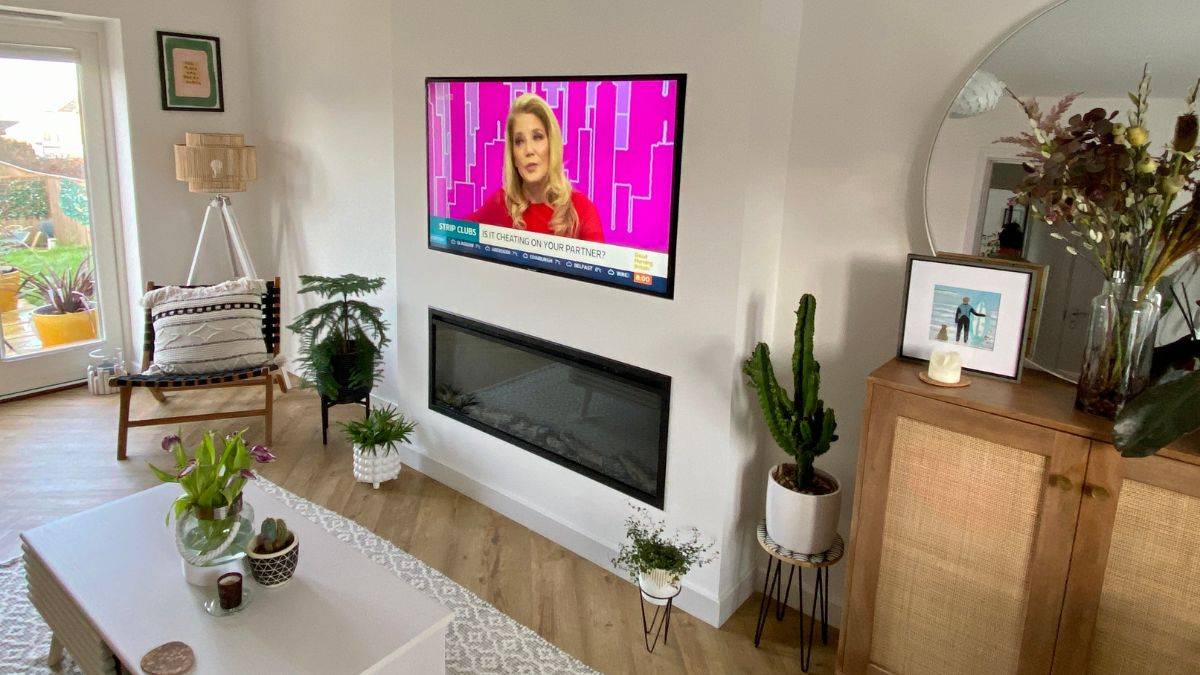 How to Build a TV and Fireplace Media Wall